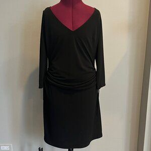 Laundry by Shelli Segal Long Sleeved V-Neck Black Knit Dress.  Size 6